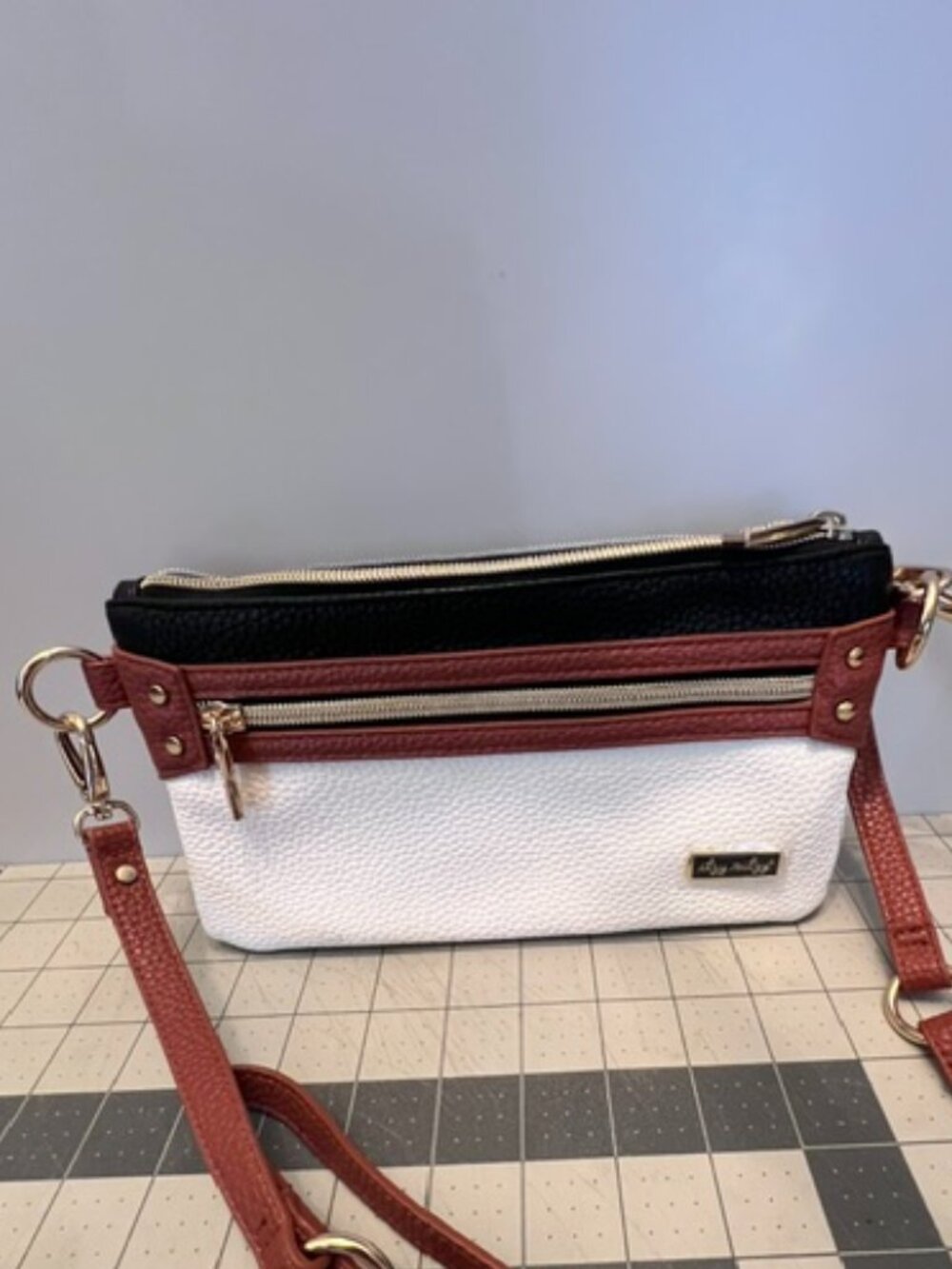 ITZI RITZY Boss Pouch Wallet "Coffee & Cream" crossbody‎ wristlet clutch beltbag